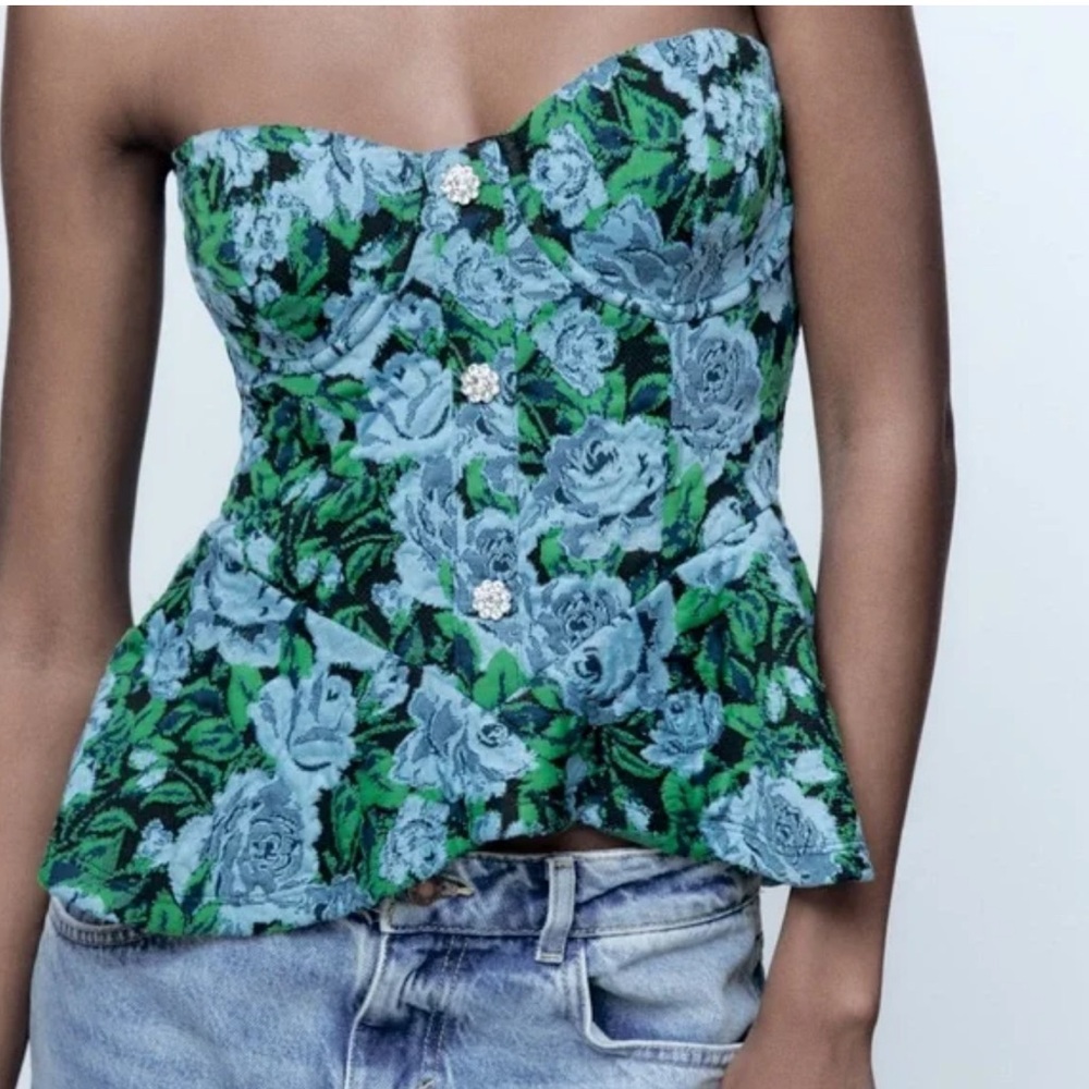 Corset style strapless top